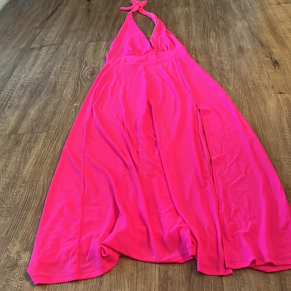 Haute Monde Halter Maxi Dress - Picture 3 of 7